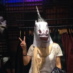 Meet your Posher, Misa